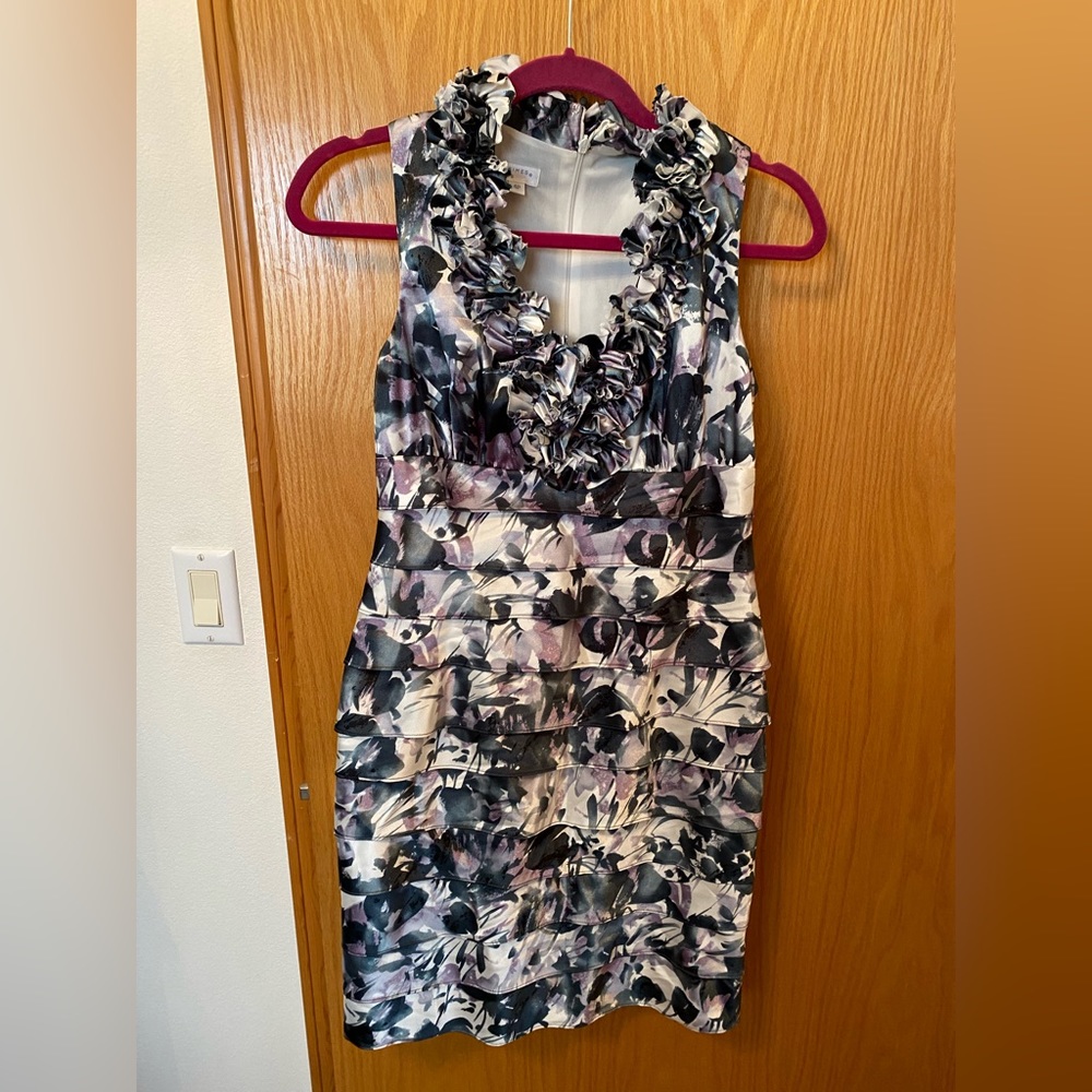 Nwot! London times size 4 petite ruffled dress